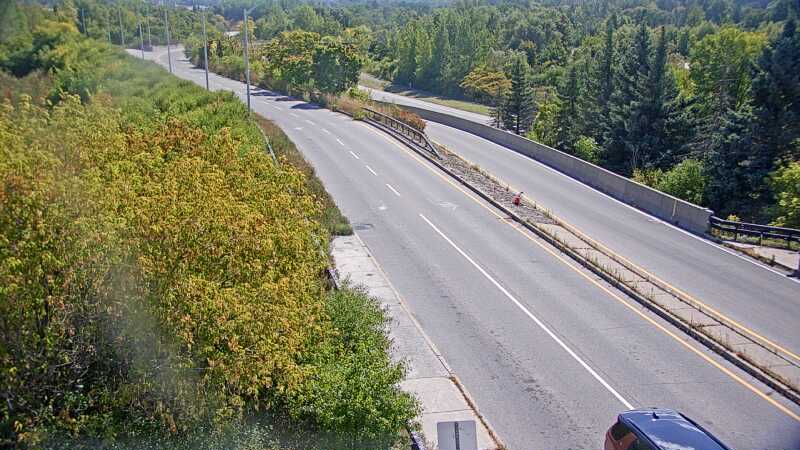 Traffic camera image at 2025-09-14 17:15:25