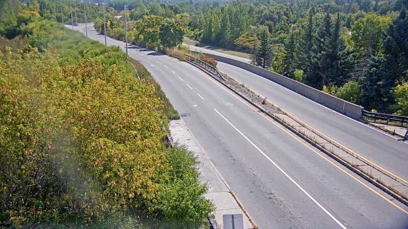Traffic camera image at 2025-09-14 17:25:22
