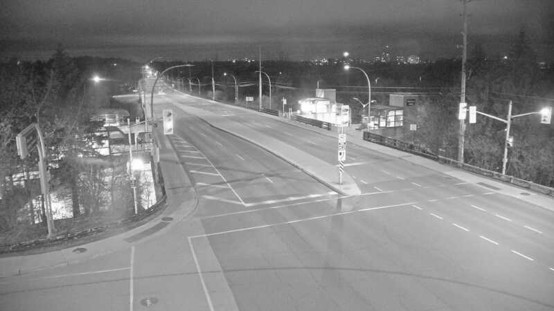 Traffic camera image at 2025-05-09 05:30:17