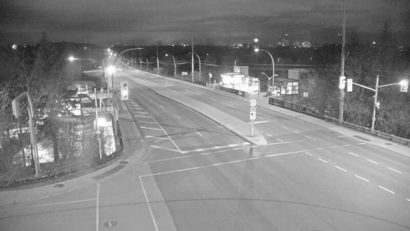 Traffic camera image at 2025-05-09 06:40:15