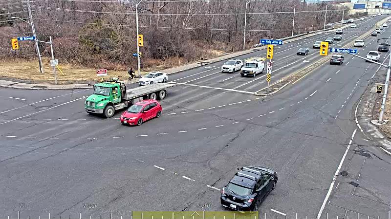Traffic camera image at 2025-03-25 14:45:21