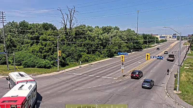 Traffic camera image at 2025-06-30 17:45:27