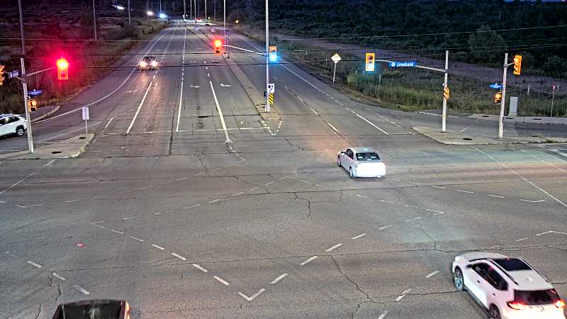 Traffic camera image at 2025-08-25 00:25:27