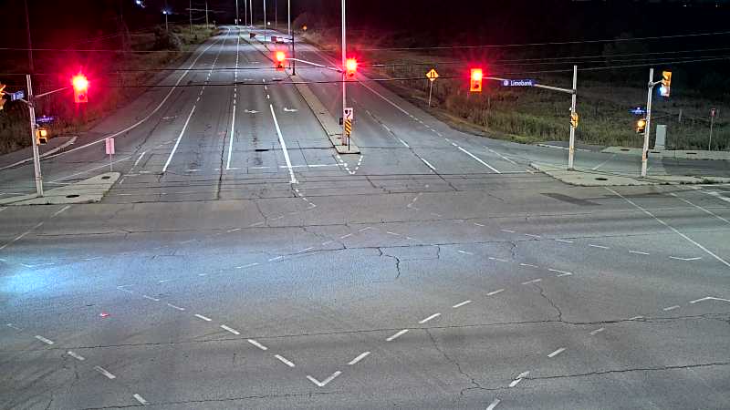 Traffic camera image at 2025-08-25 04:00:22