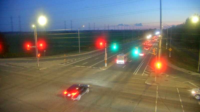 Traffic camera image at 2025-08-25 00:25:27