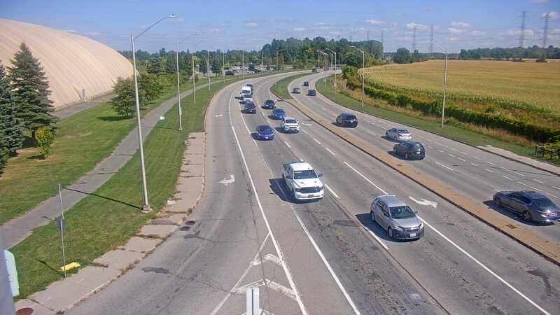 Traffic camera image at 2025-09-14 17:35:23