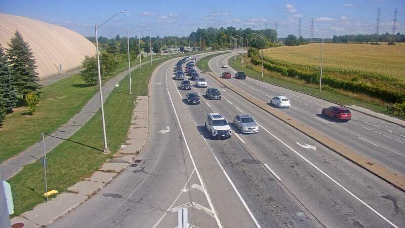 Traffic camera image at 2025-09-14 17:40:23