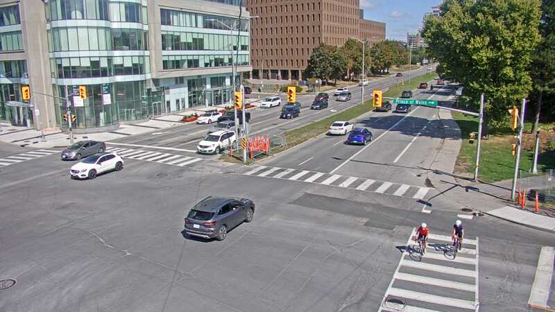 Traffic camera image at 2025-09-14 17:15:26