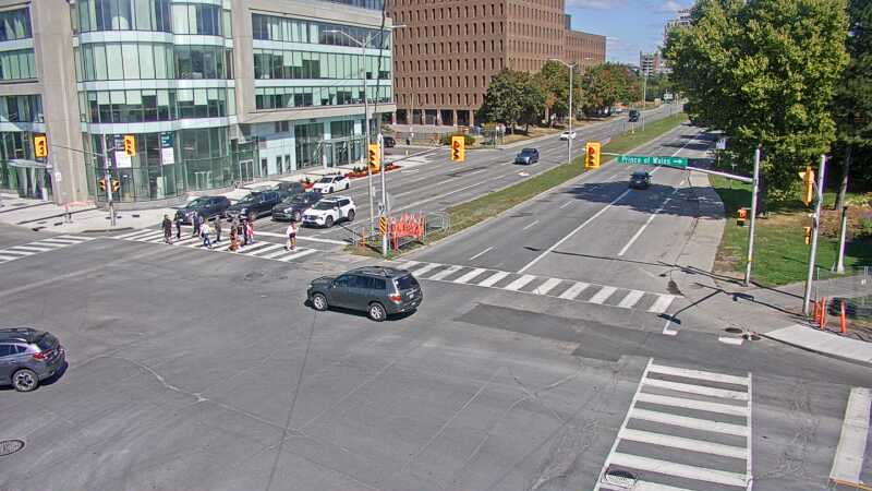 Traffic camera image at 2025-09-14 17:20:22