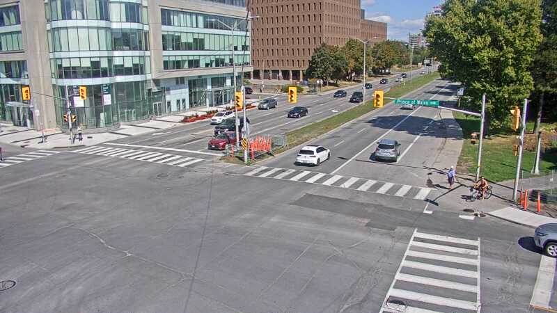 Traffic camera image at 2025-09-14 17:30:23