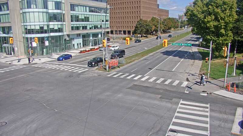 Traffic camera image at 2025-09-14 17:35:24