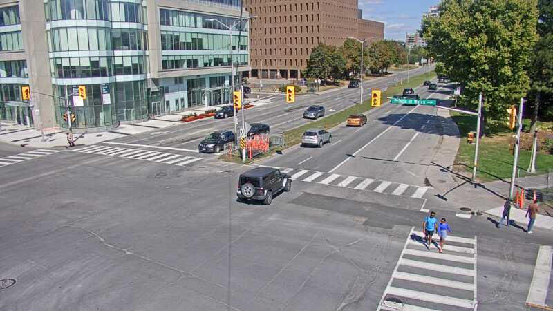 Traffic camera image at 2025-09-14 18:05:27