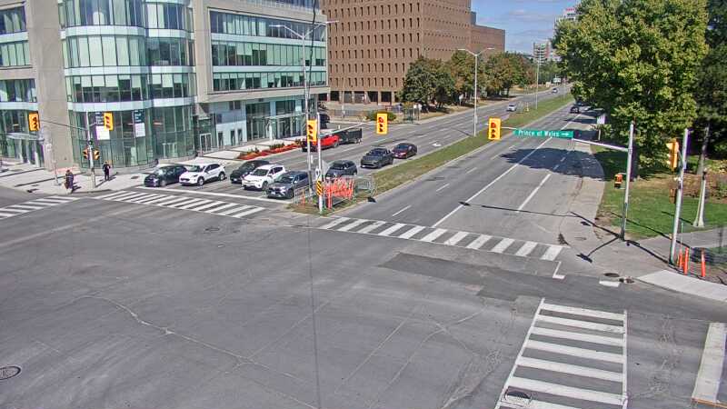 Traffic camera image at 2025-09-14 18:15:25