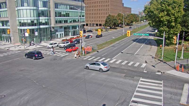 Traffic camera image at 2025-09-14 18:25:26