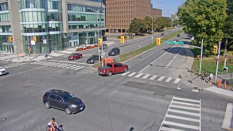 Traffic camera image at 2025-09-14 18:30:26