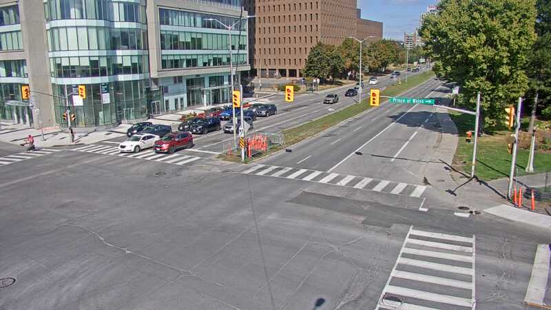 Traffic camera image at 2025-09-14 18:35:22