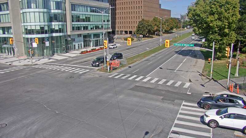 Traffic camera image at 2025-09-14 18:40:27