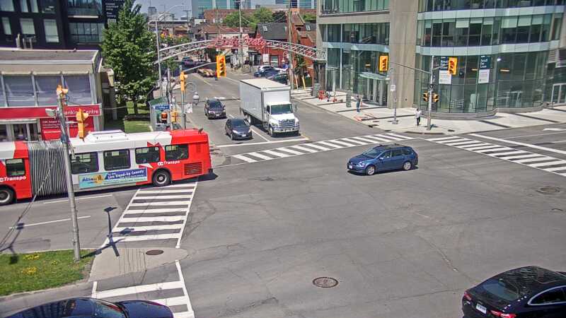 Traffic camera image at 2025-06-30 17:30:35