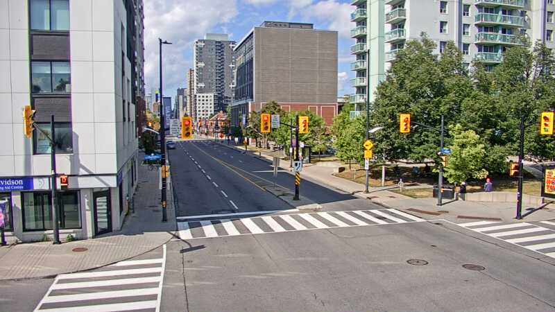 Traffic camera image at 2025-08-24 14:25:24
