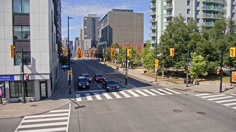 Traffic camera image at 2025-08-24 14:40:25