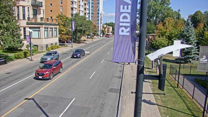 Traffic camera image at 2025-09-14 17:30:23