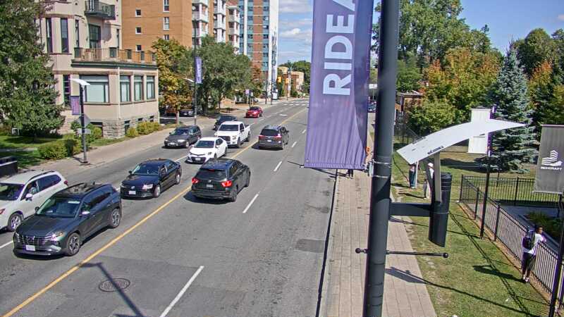 Traffic camera image at 2025-09-14 17:35:24
