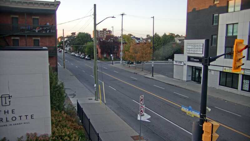 Traffic camera image at 2025-09-18 11:05:23