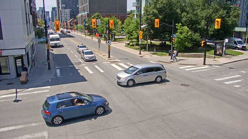 Traffic camera image at 2025-06-30 17:05:31