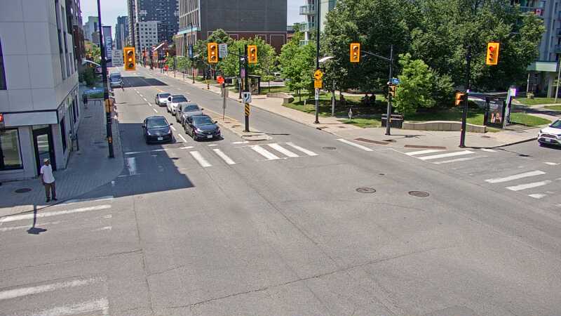 Traffic camera image at 2025-06-30 17:10:33