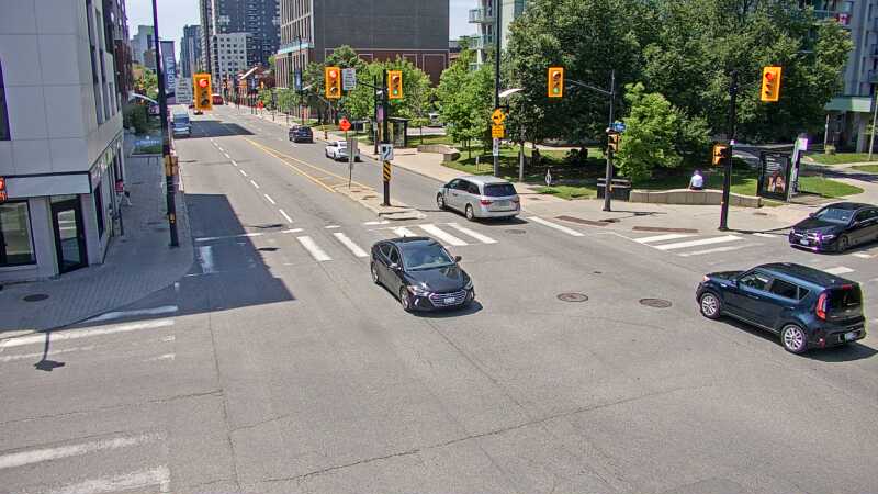 Traffic camera image at 2025-06-30 17:20:38