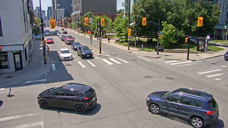 Traffic camera image at 2025-06-30 17:30:36