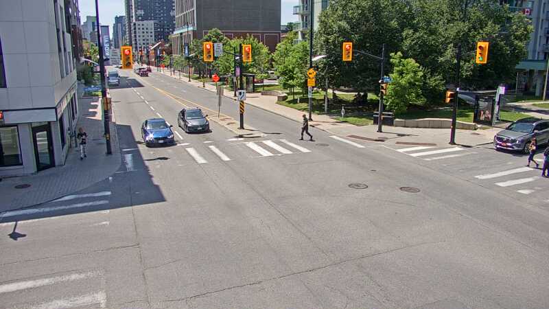 Traffic camera image at 2025-06-30 17:45:28