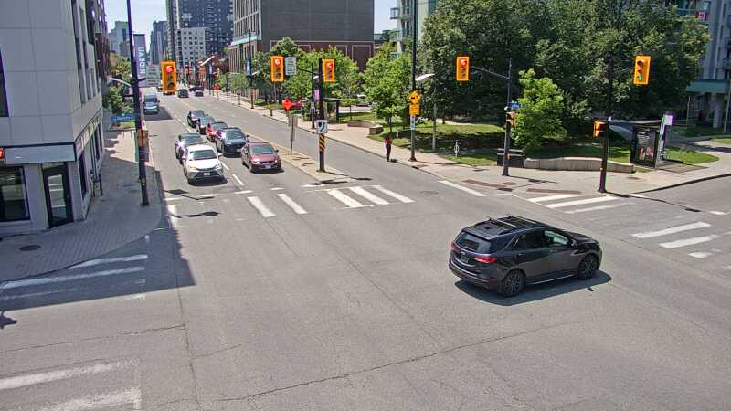 Traffic camera image at 2025-06-30 18:05:27