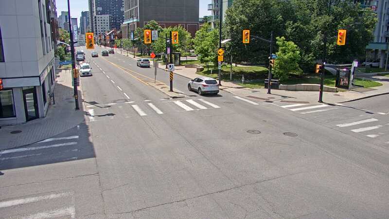 Traffic camera image at 2025-06-30 18:15:21