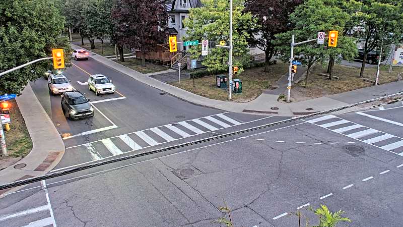 Traffic camera image at 2025-08-25 00:00:24