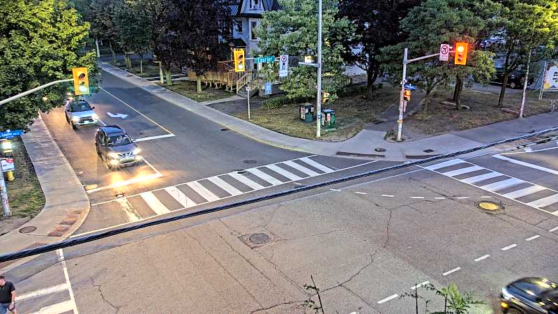 Traffic camera image at 2025-08-25 00:15:23