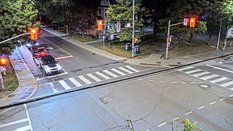 Traffic camera image at 2025-08-25 00:35:21
