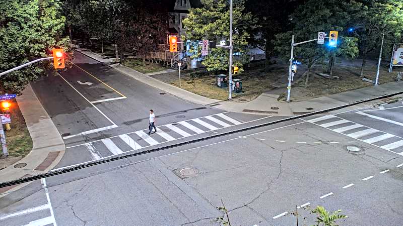Traffic camera image at 2025-08-25 03:35:21