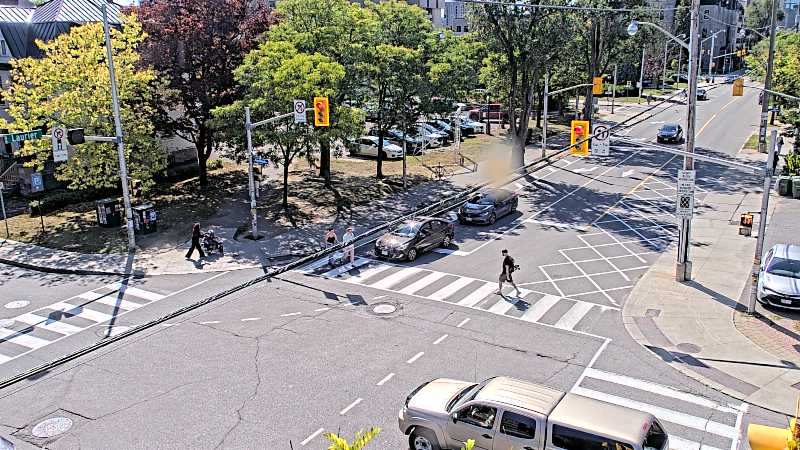 Traffic camera image at 2025-09-14 17:30:23