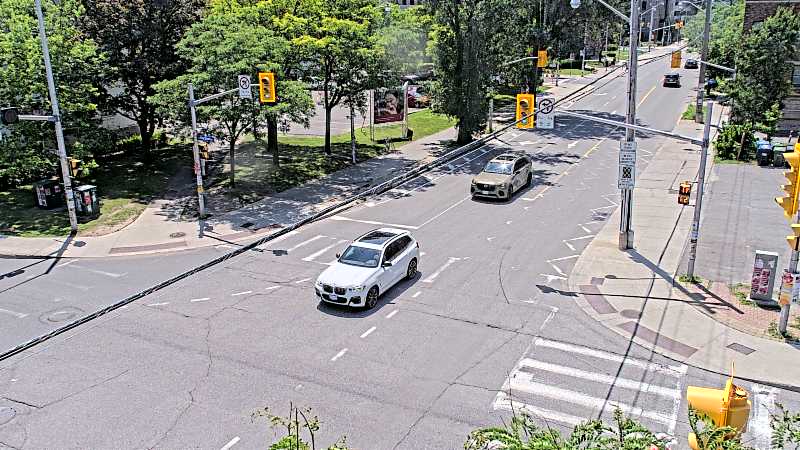 Traffic camera image at 2025-06-30 17:40:24