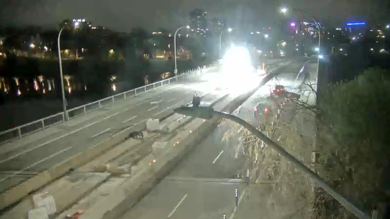 Traffic camera image at 2025-05-09 05:25:21