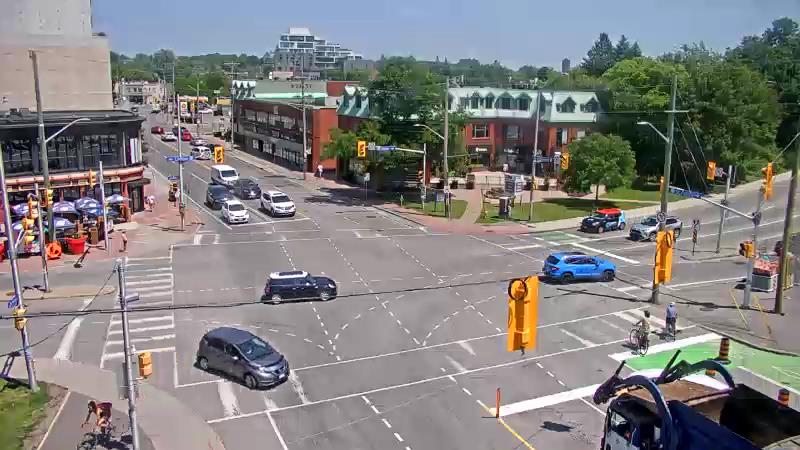 Traffic camera image at 2025-06-30 17:05:33