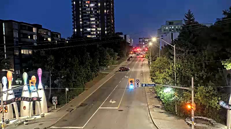 Traffic camera image at 2025-08-04 01:05:21