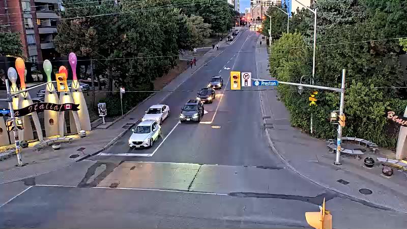 Traffic camera image at 2025-08-25 00:05:31