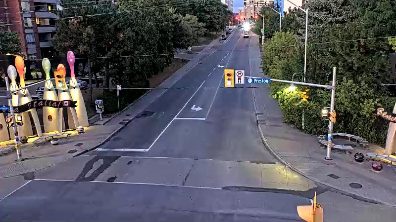 Traffic camera image at 2025-08-25 00:10:24