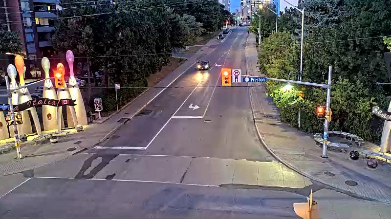 Traffic camera image at 2025-08-25 00:15:26