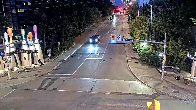 Traffic camera image at 2025-08-25 00:25:30