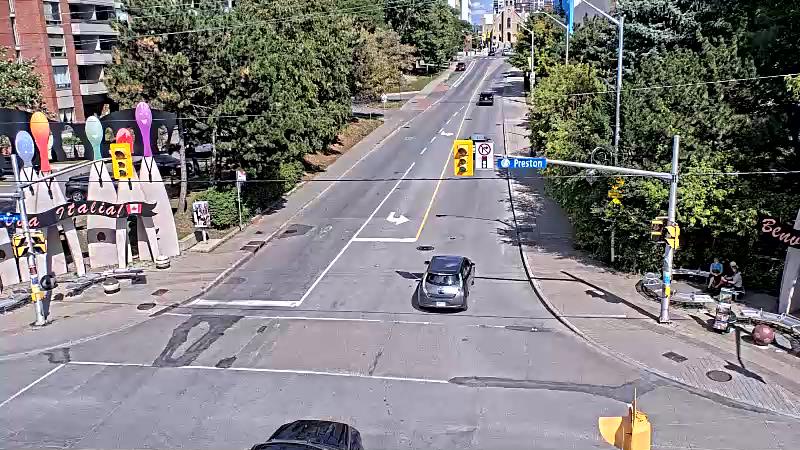 Traffic camera image at 2025-09-03 18:35:26