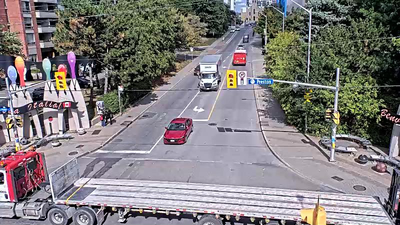 Traffic camera image at 2025-09-03 19:40:24