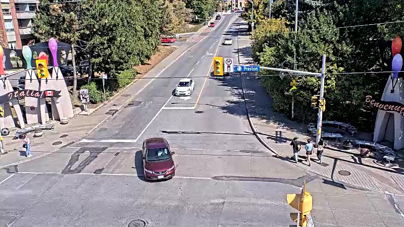 Traffic camera image at 2025-09-14 17:25:25